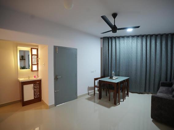 Hotel Le Marina Residency Кожикоде Екстер'єр фото